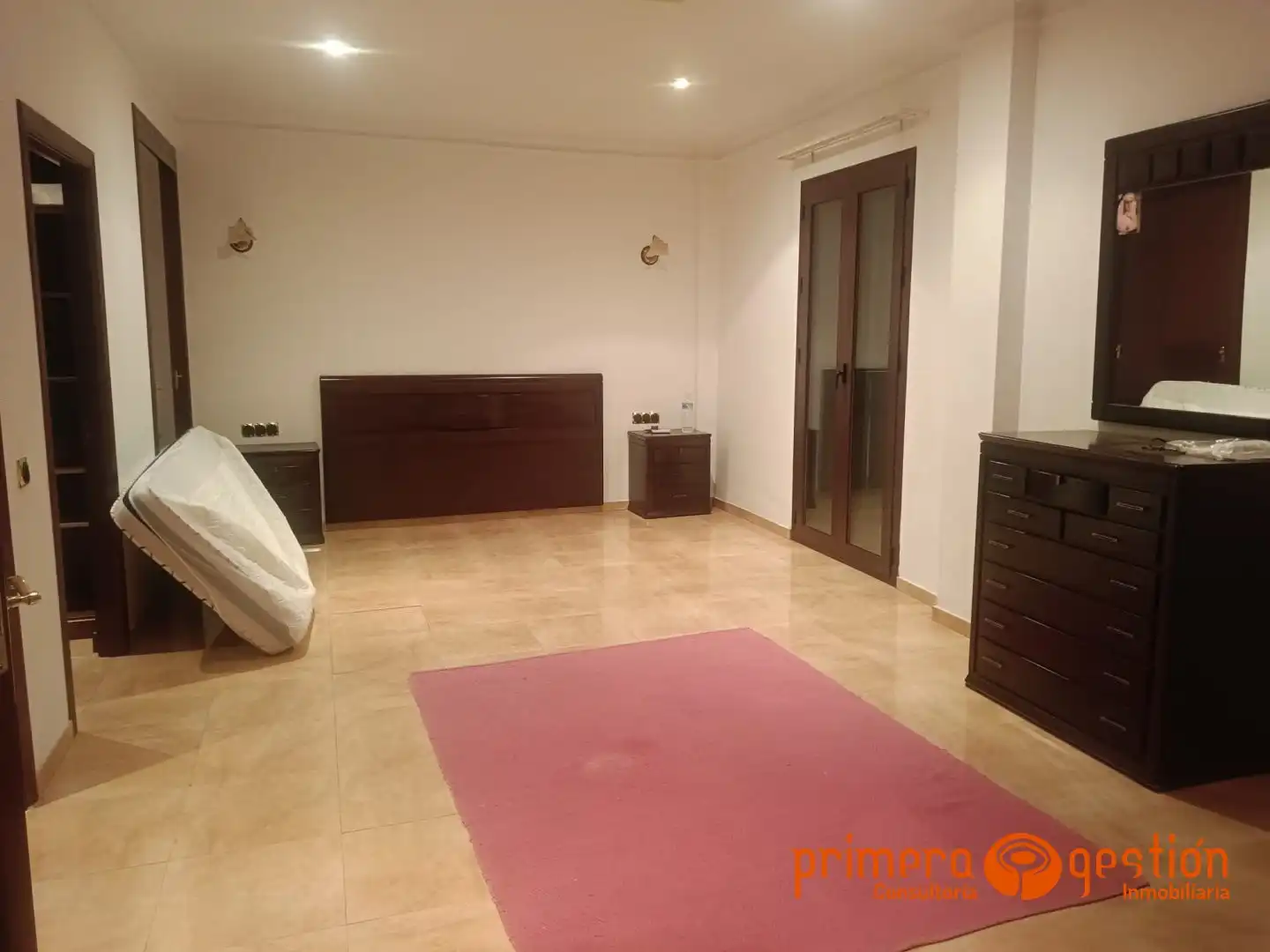 Habitación de Piso en venta en Carmona con Aire acondicionado