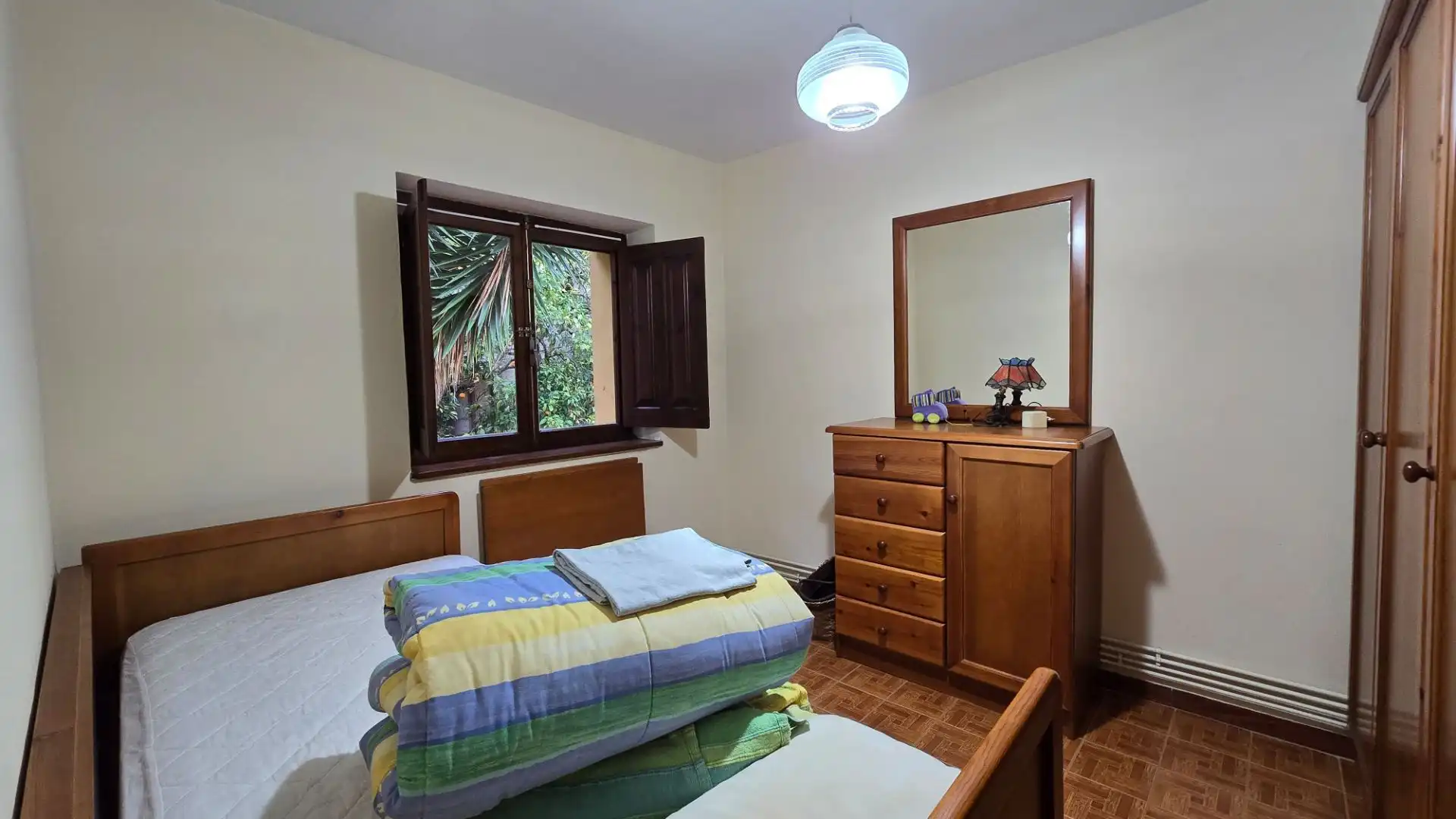 Habitación de Casa o chalet en venta en Llanes con Calefacción y Terraza