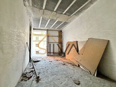 Gewerbefläche zum Verkauf in Ronda da Muralla 154