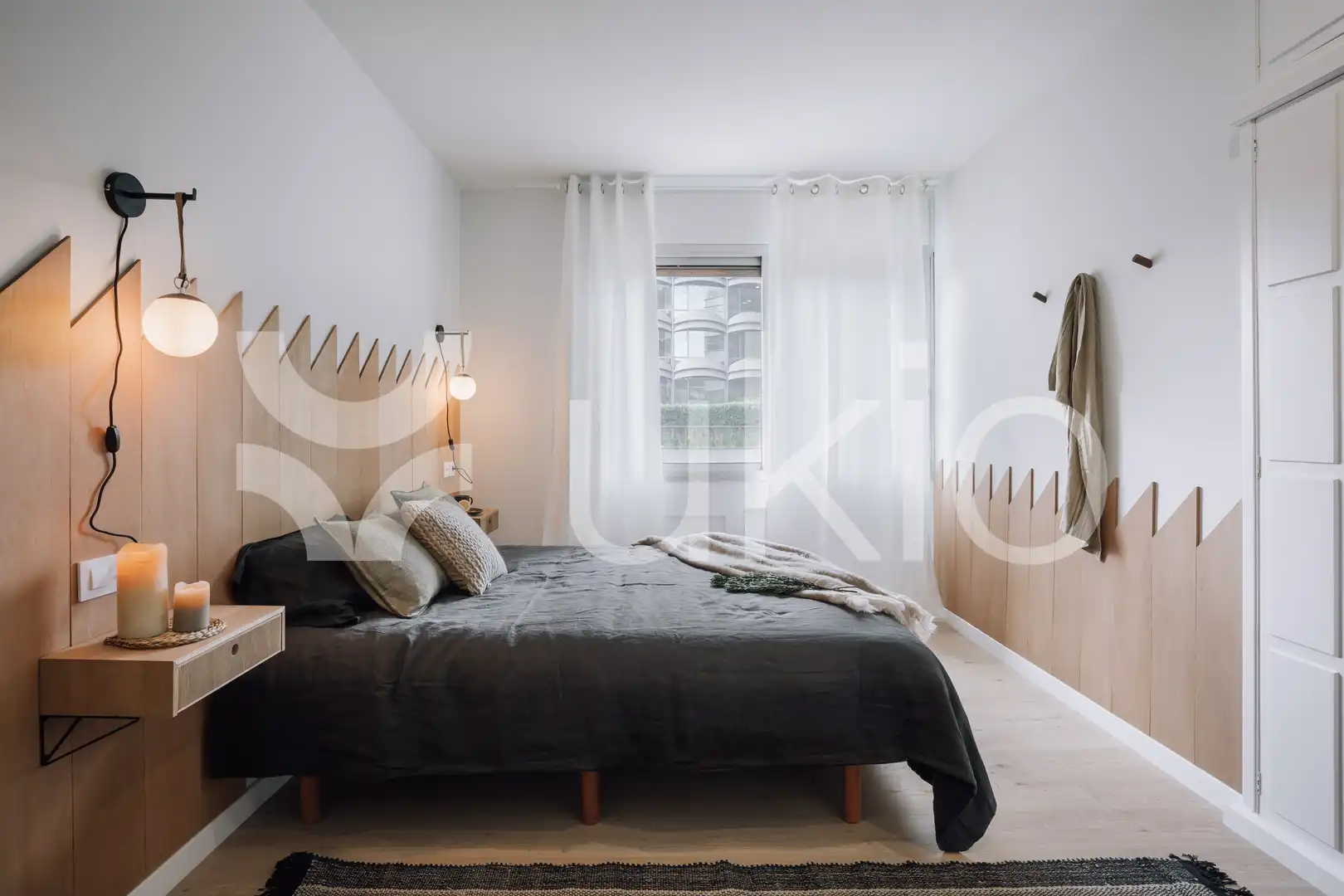 Dormitori de Apartament de lloguer en Barcelona amb Aire condicionat, Calefacció i Moblat