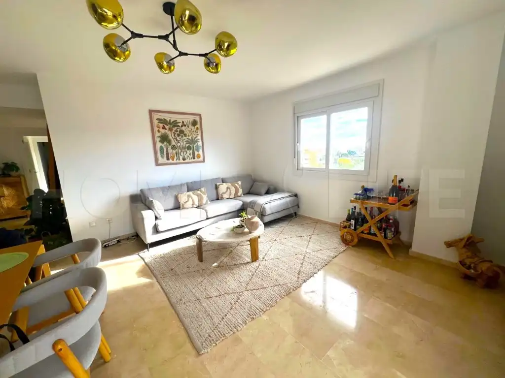 Sala d'estar de Àtic en venda en Torremolinos amb Jardí privat, Terrassa i Piscina comunitària
