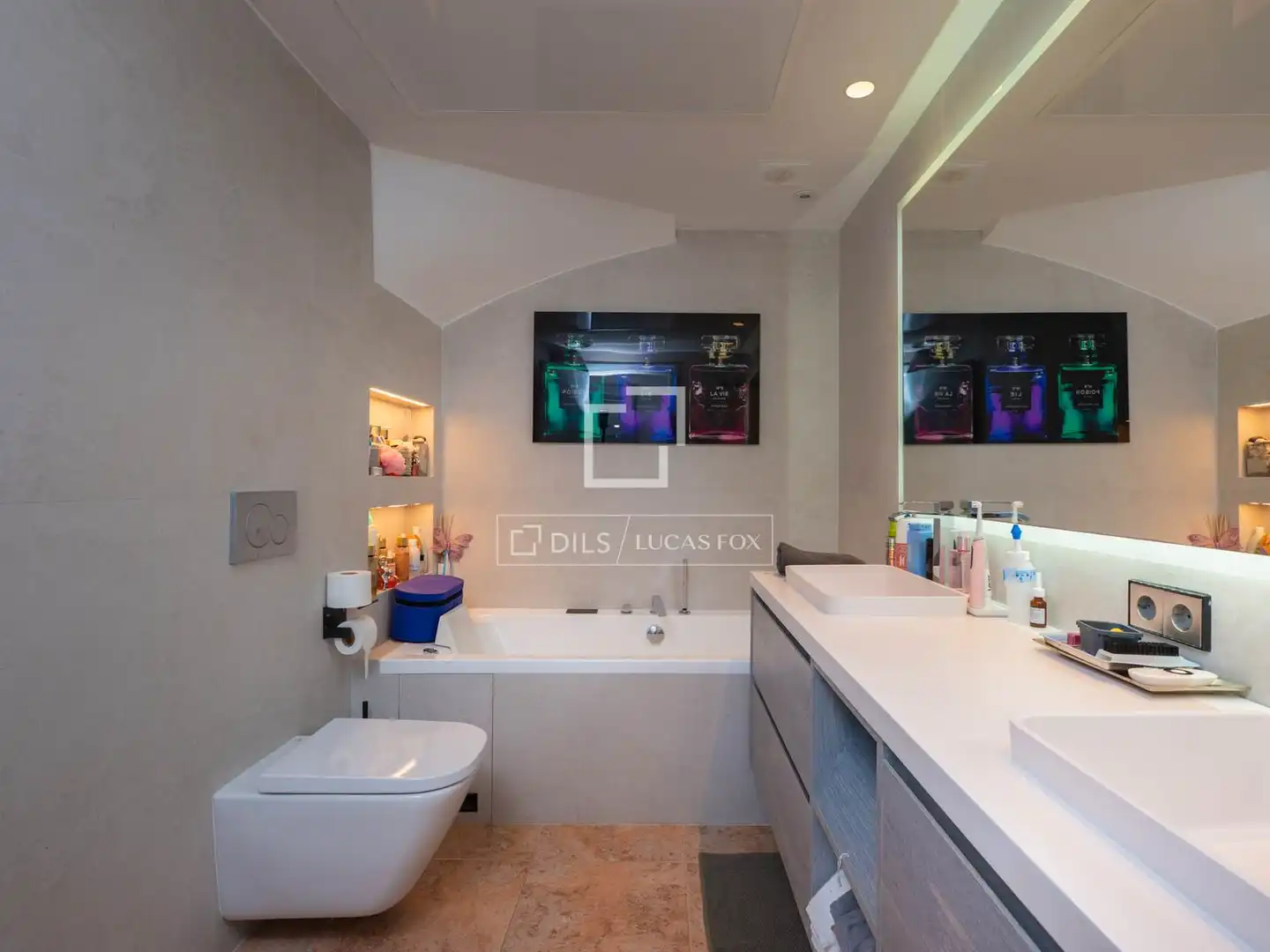 Bathroom of Flat for sale in Santa Eulària des Riu  with Air Conditioner and Furnished