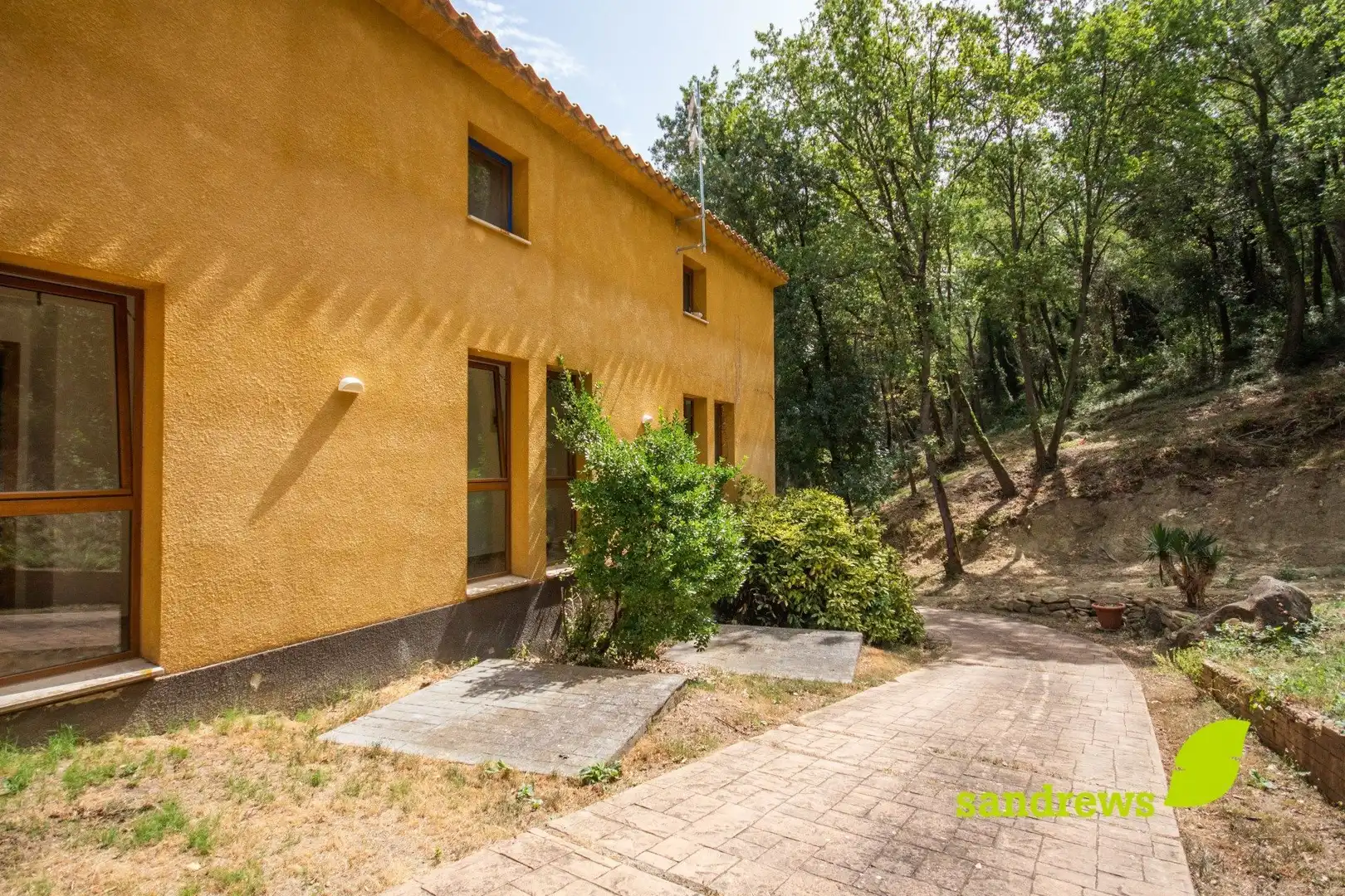 Vista exterior de Finca rústica en venda en Porqueres amb Aire condicionat, Calefacció i Jardí privat