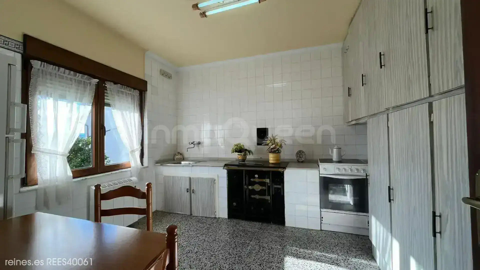 Küche von Haus oder Chalet zum Verkauf in Siero mit Heizung, Privatgarten und Terrasse