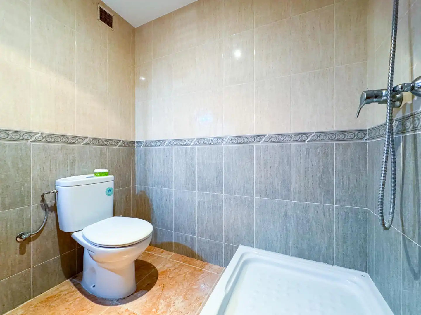 Bathroom of Flat for sale in Salou  with Heating, Private garden and Terrace