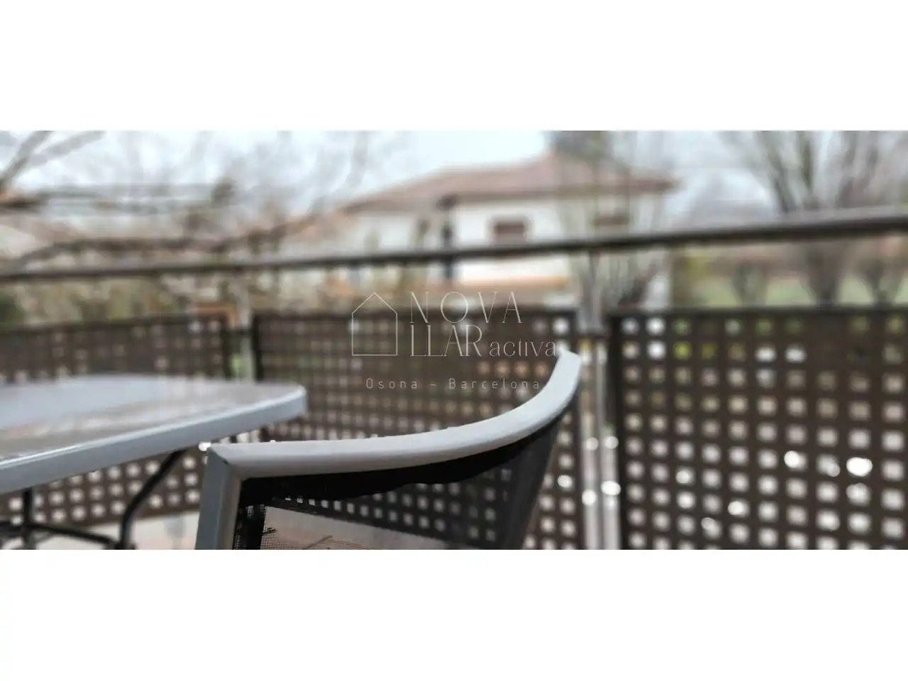 Flat with terrace for sale in Tona