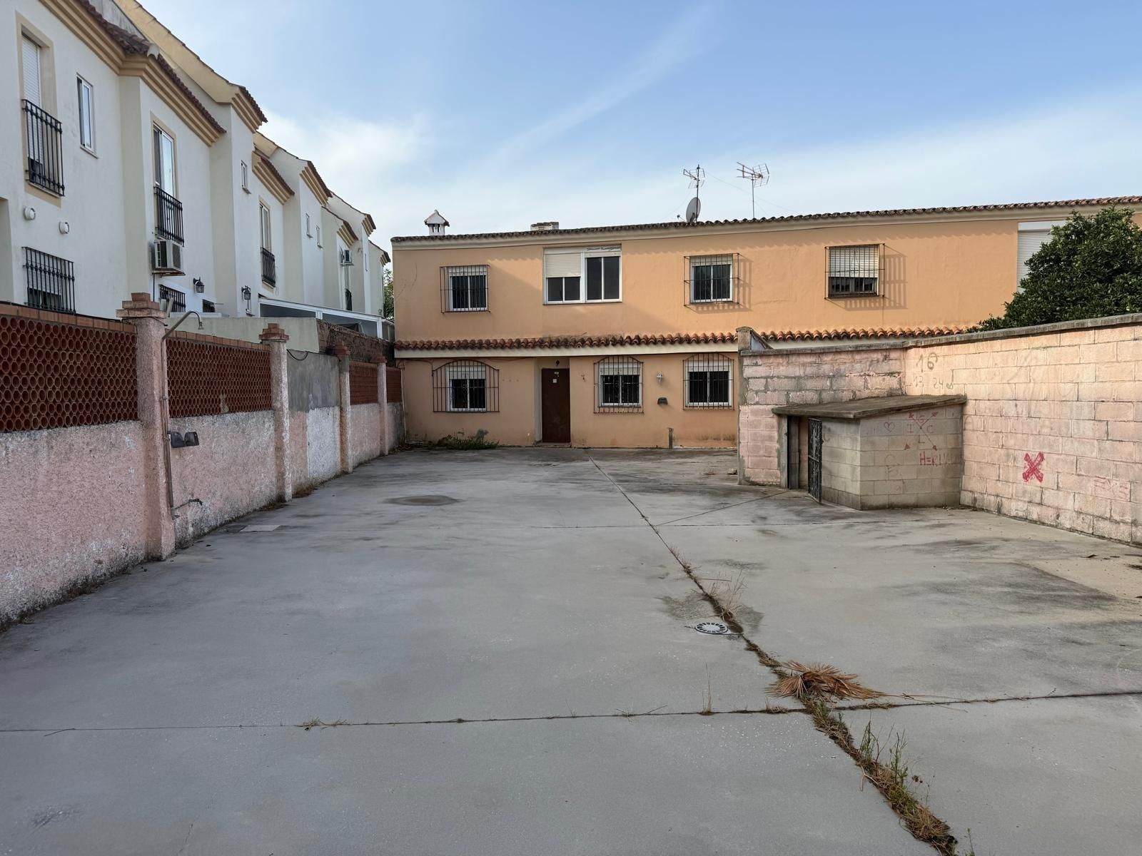 Exterior view of House or chalet for sale in Algeciras  with Private garden