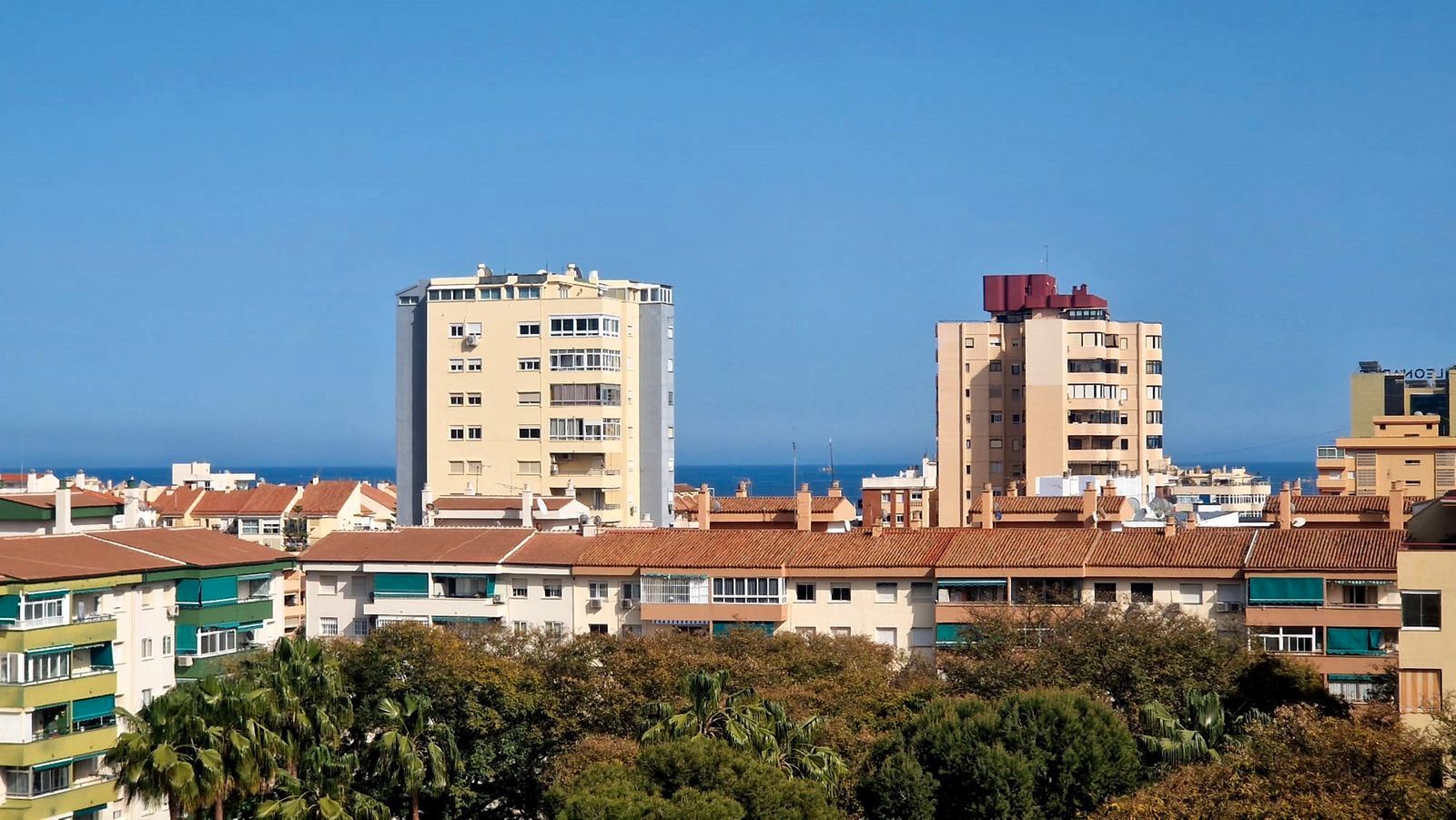 Exterior view of Apartment for sale in Fuengirola  with Air Conditioner and Terrace