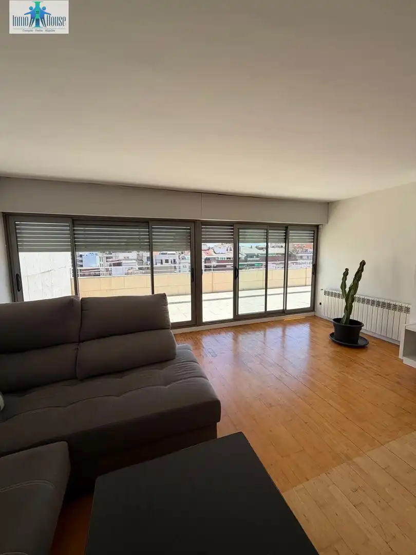 Living room of Attic for rent in Albacete  with Air Conditioner, Heating and Parquet flooring