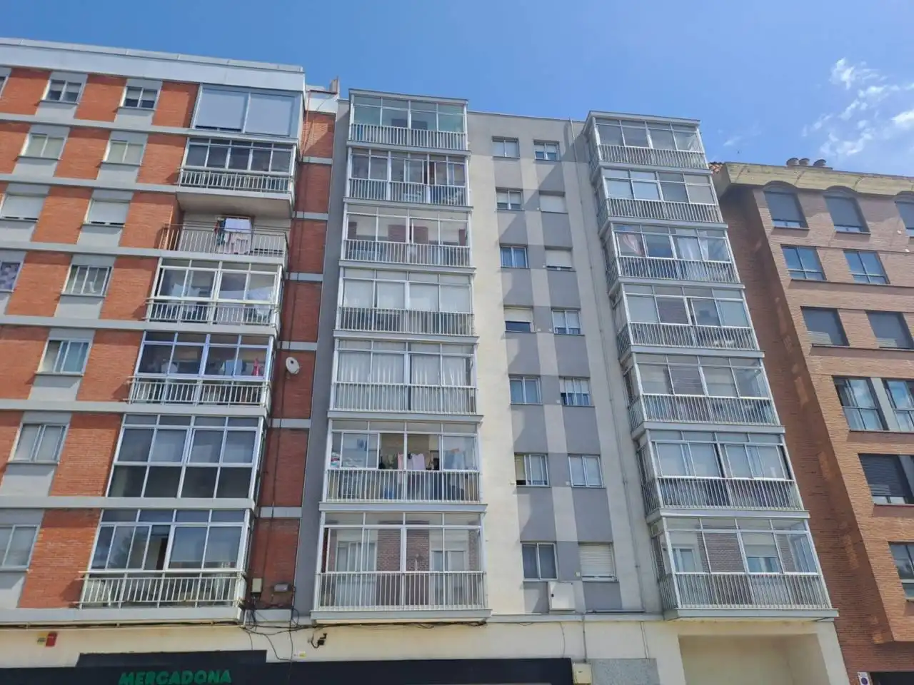 Pis amb ascensor en venda a Avenida Constitución Española, imagen 2