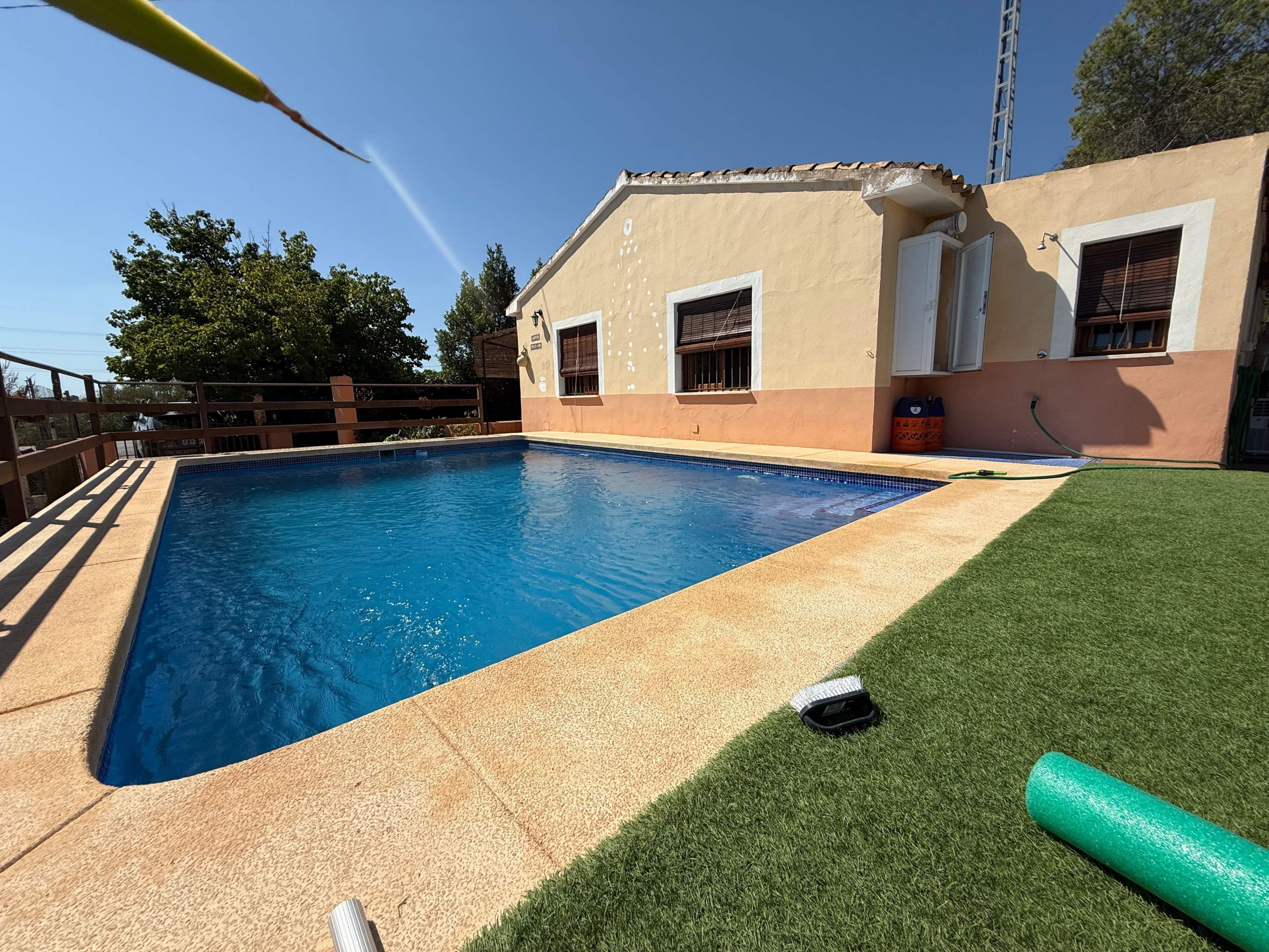 Schwimmbecken von Country house zum verkauf in La Nucia