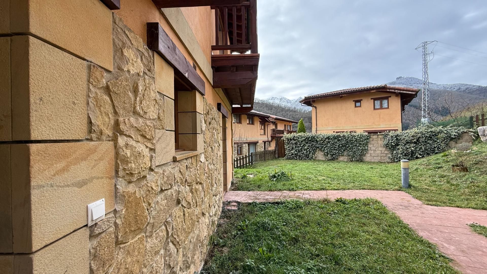 Exterior view of Apartment for sale in Vega de Liébana  with Private garden