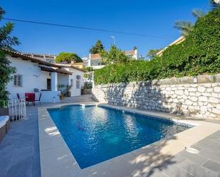 Piscina de Casa o xalet en venda en Benalmádena amb Aire condicionat, Jardí privat i Terrassa