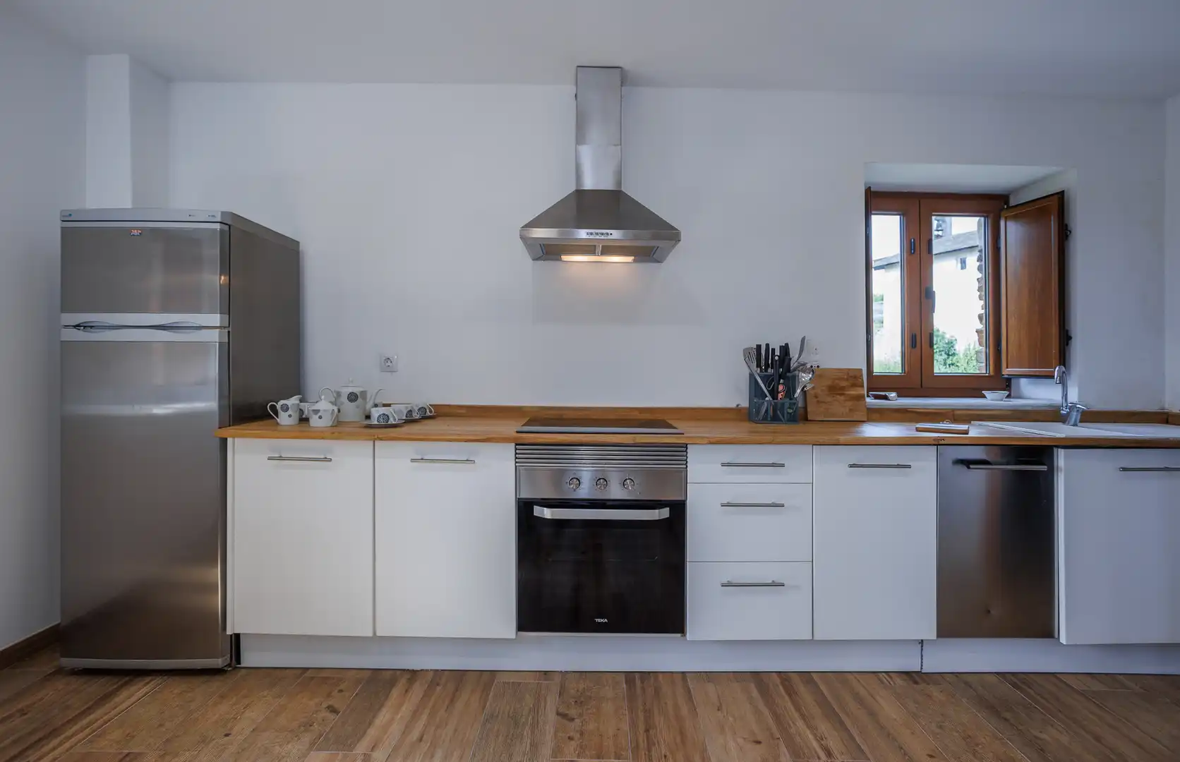 Cocina de Local en venta en Ribeira de Piquín con Amueblado