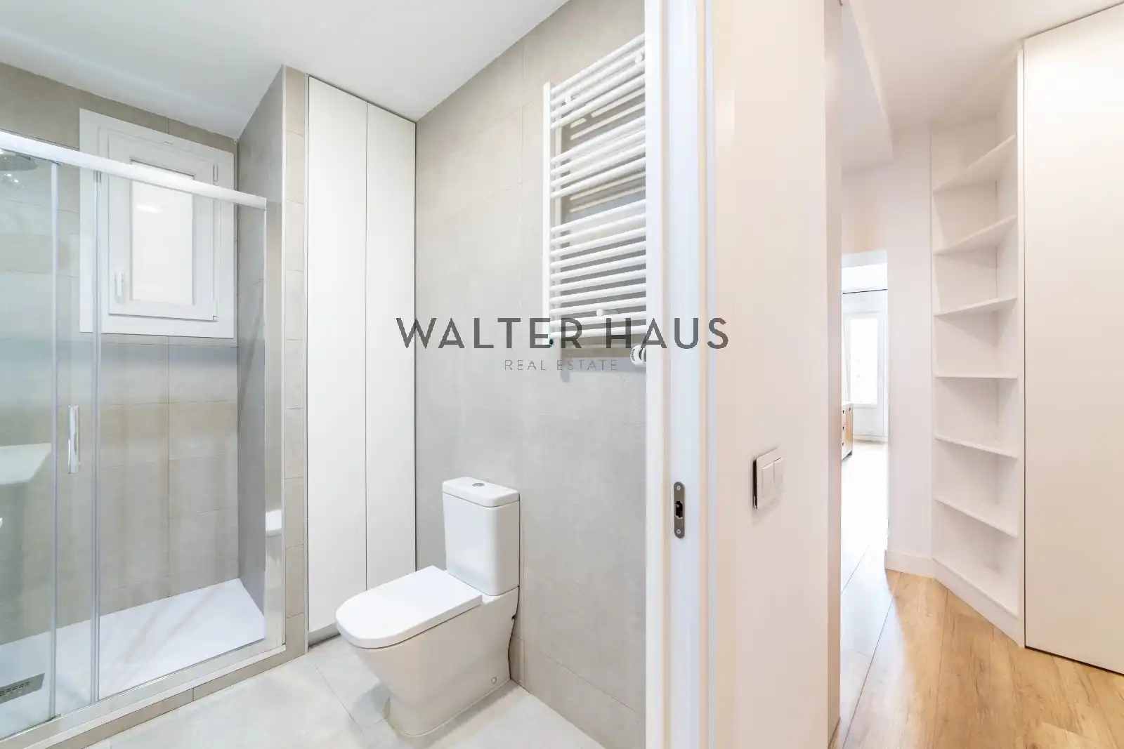 Bathroom of Flat for sale in Madrid  with Air Conditioner, Heating and Furnished