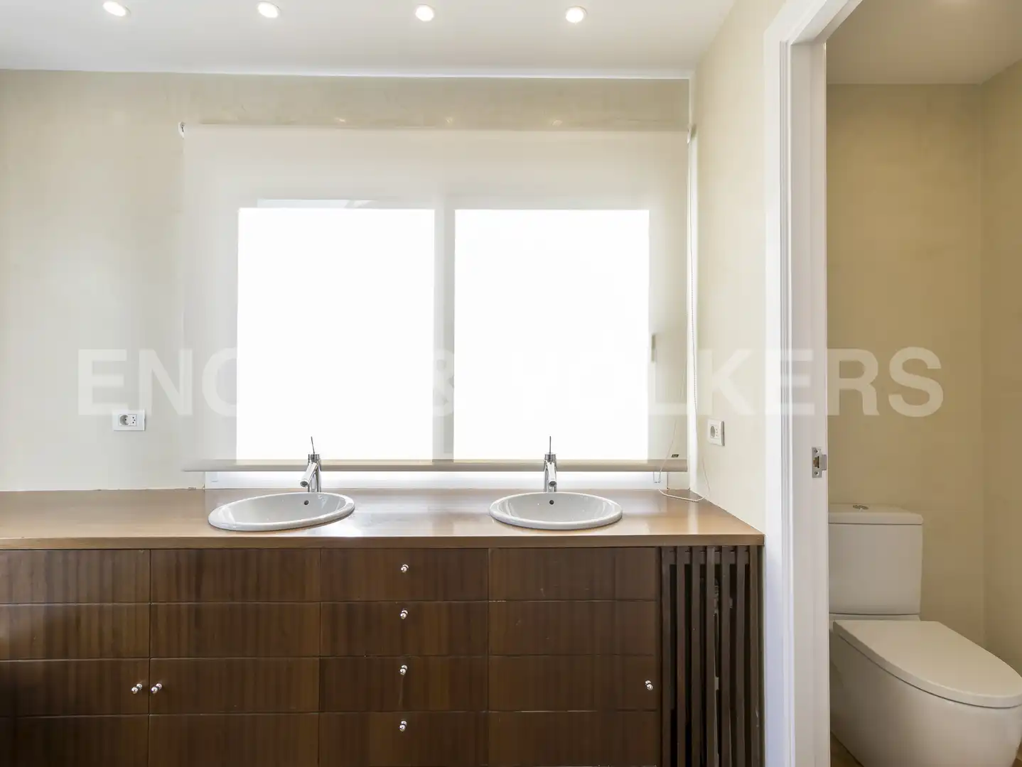 Bathroom of Houses for rent in Barcelona  with Air Conditioner, Heating and Private garden