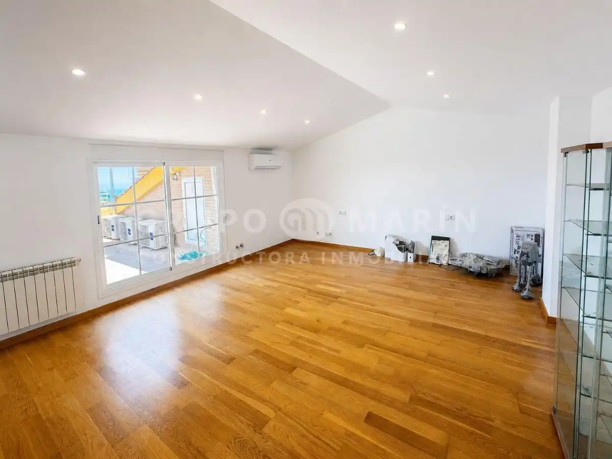 Sala de estar de Dúplex en venta en Sant Andreu de Llavaneres con Aire acondicionado, Terraza y Trastero
