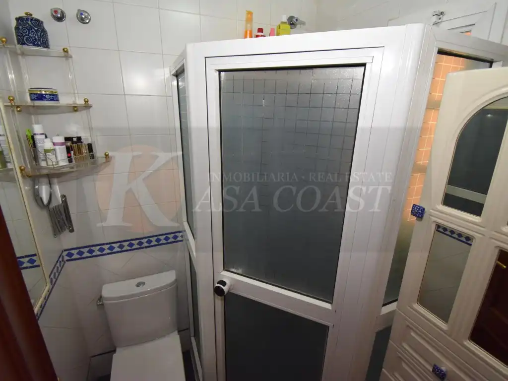 Baño de Ático en venta en Fuengirola con Aire acondicionado, Jardín privado y Terraza