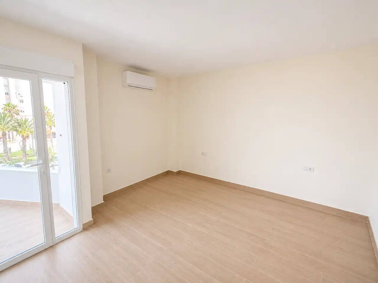 Schlafzimmer von Wohnungen zum Verkauf in Torrox mit Klimaanlage, Heizung und Gemeinschaftspool