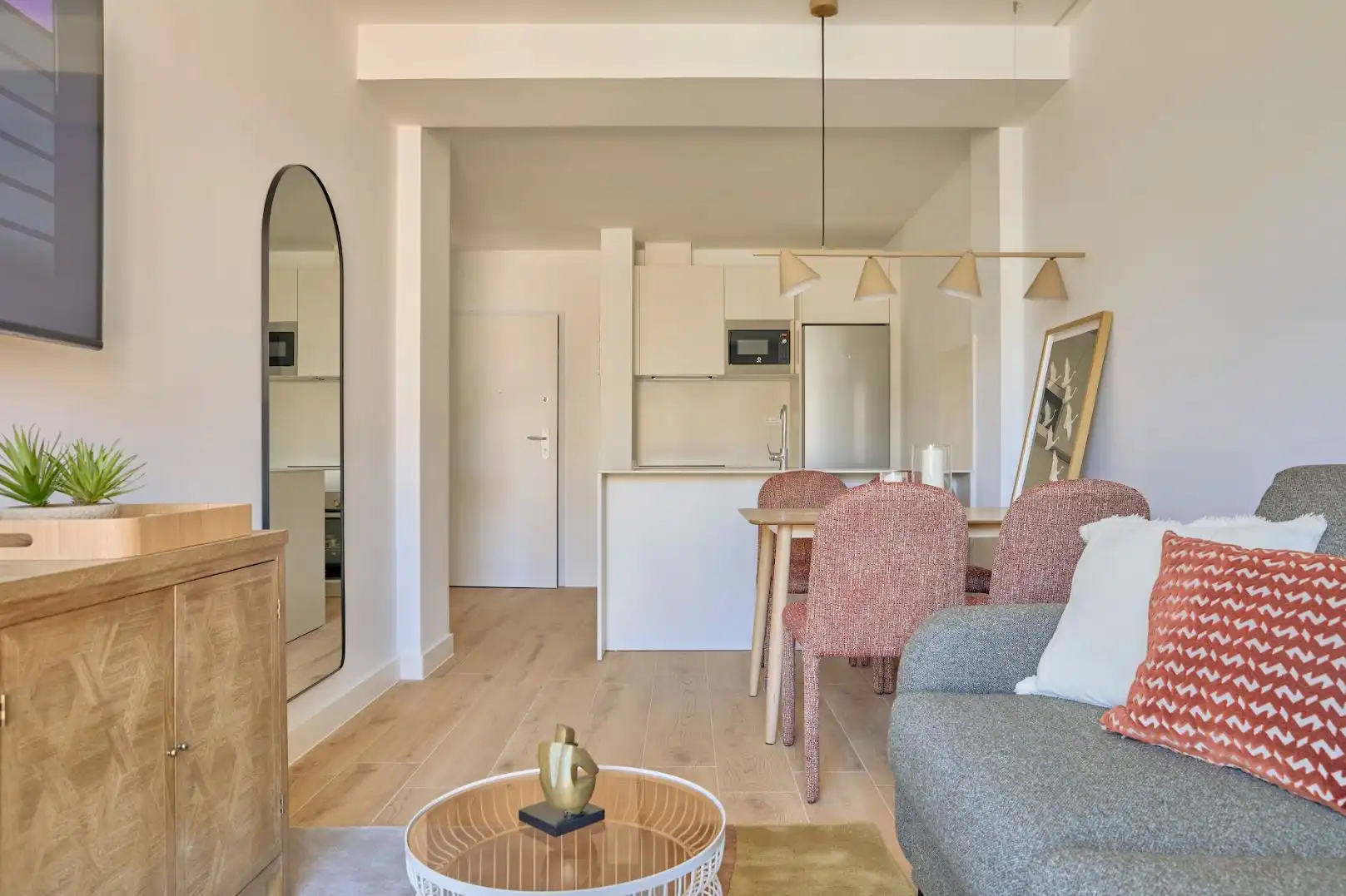 Living room of Flat for rent in Madrid  with Air Conditioner, Parquet flooring and Terrace