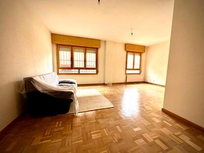 Living room of Flat for sale in Segovia Capital  with Heating, Storage room and Oven