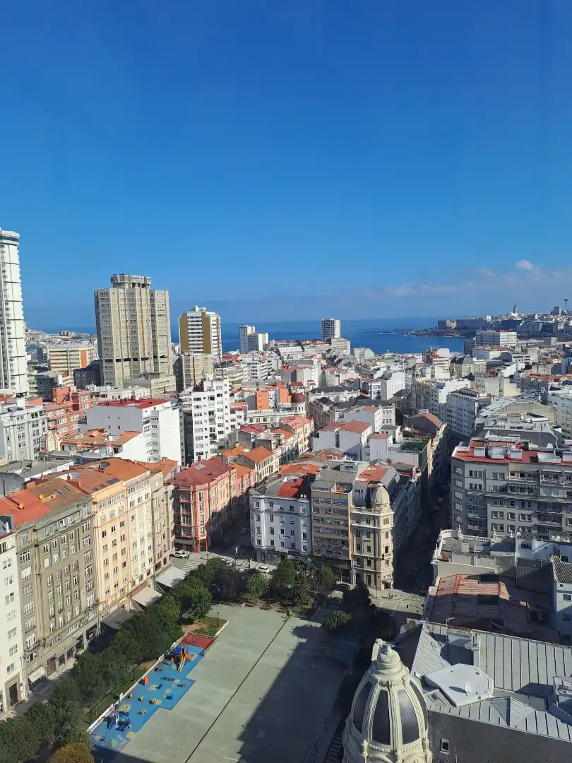 Vista exterior de Piso de alquiler en A Coruña Capital  con Calefacción, Terraza y Amueblado