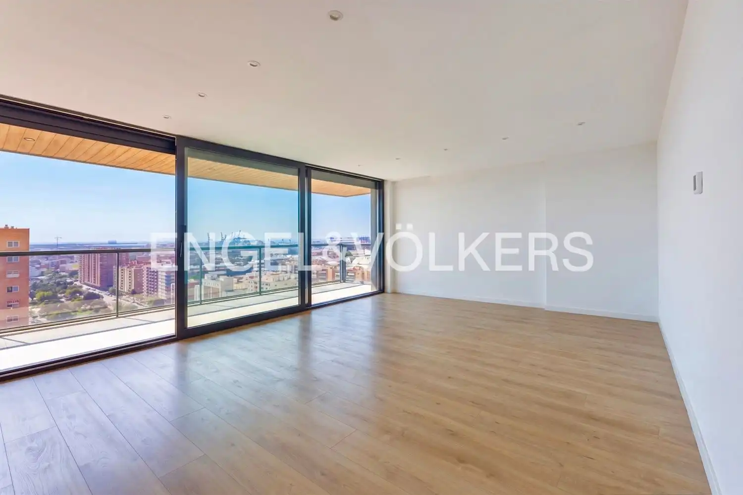 Flat for rent in Valencia  with Air Conditioner, Heating and Terrace