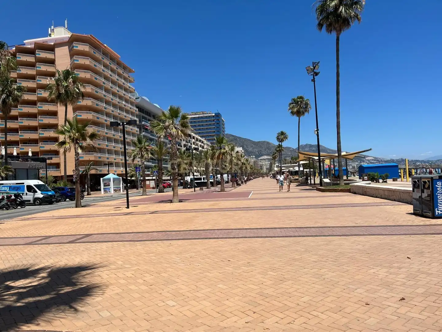 Vista exterior de Dúplex en venda en Fuengirola amb Aire condicionat, Traster i Balcó