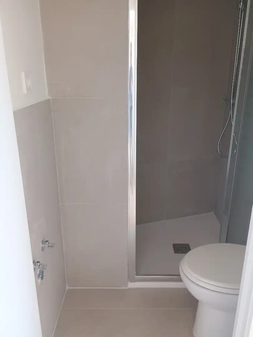 Badezimmer von Wohnung zum Verkauf in Tarragona mit Klimaanlage, Heizung und Parkett