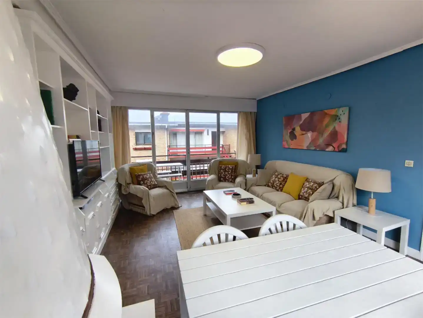Sala d'estar de Àtic en venda en Laredo amb Parquet i Moblat
