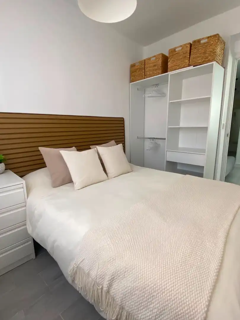 Bedroom of Flat for rent in Madrid  with Air Conditioner, Heating and Parquet flooring