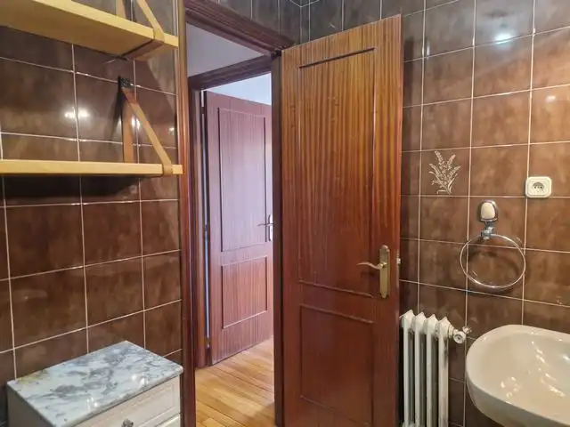 Piso en venta en Teo con Calefacción, Parquet y Trastero