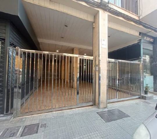 Local comercial en Alquiler en C/ Josep Anselm Clave en El Mercat