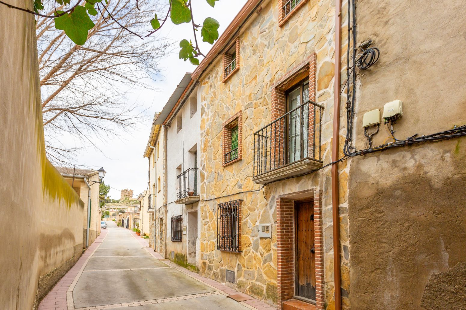 Vista exterior de Casa adosada en venda en Milagro amb Jardí privat, Terrassa i Traster