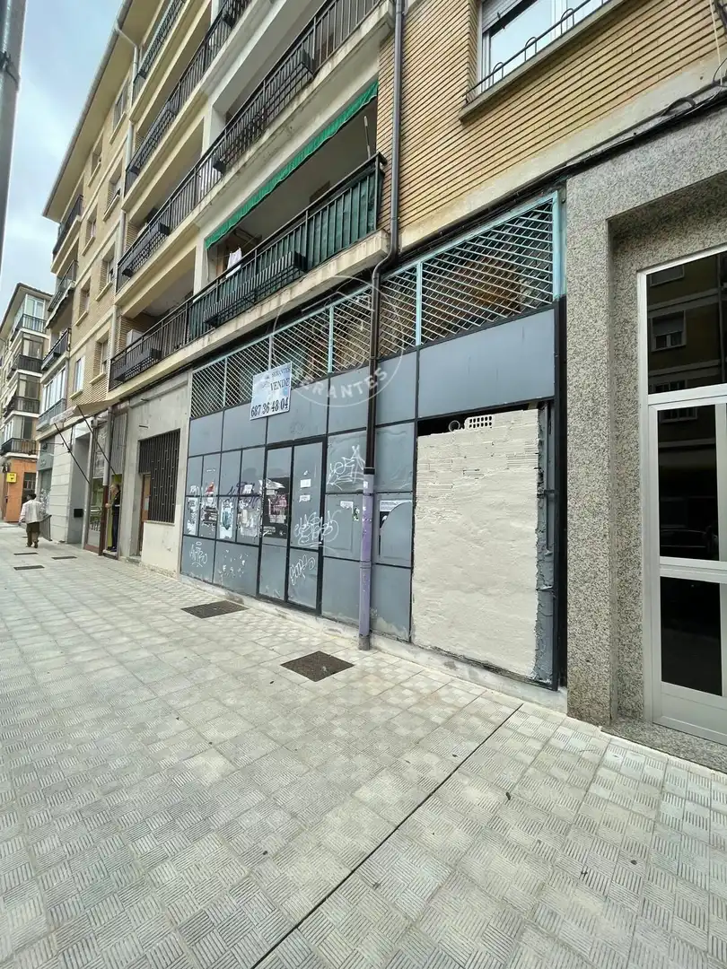 Exterior view of Commercial properties for sale in  Pamplona / Iruña