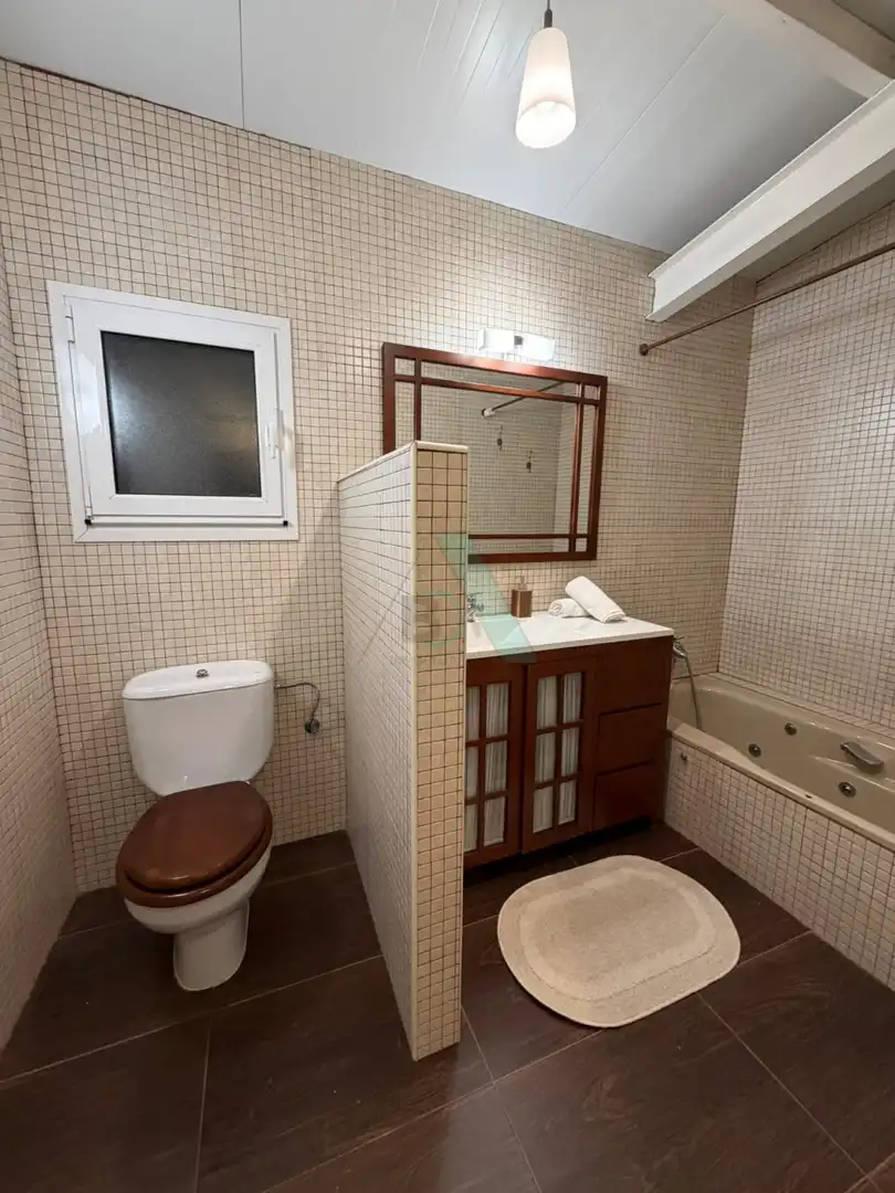 Bany de Casa o xalet en venda en Llanes amb Jardí privat, Terrassa i Piscina