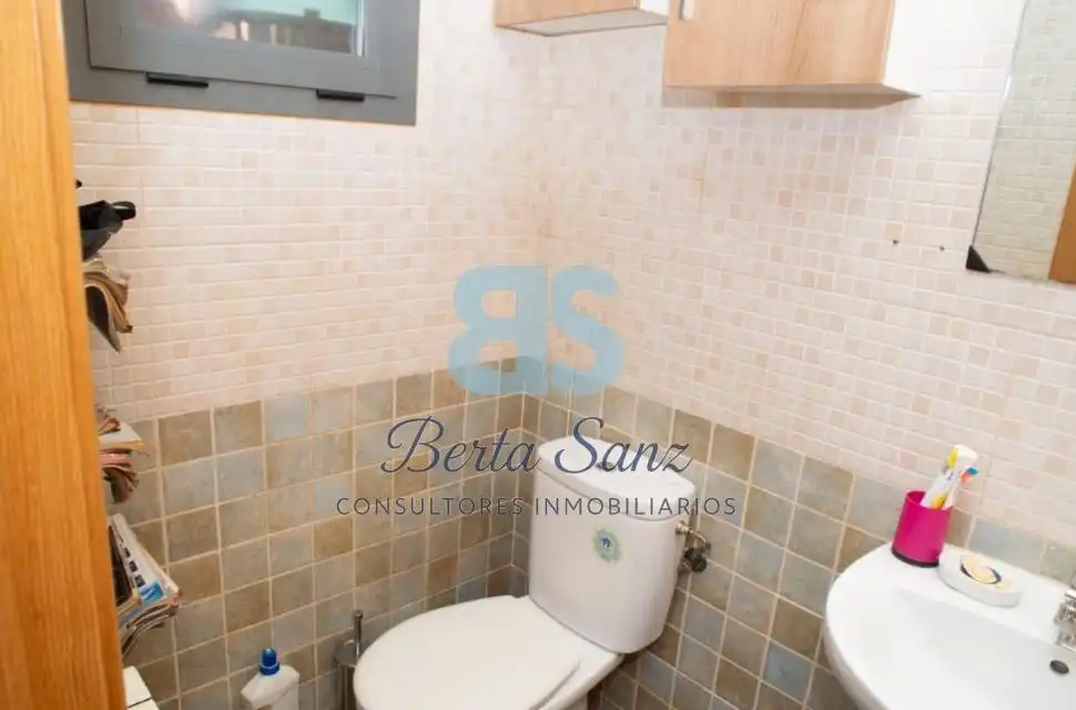 Baño de Casa adosada en venta en Pioz con Aire acondicionado, Calefacción y Jardín privado