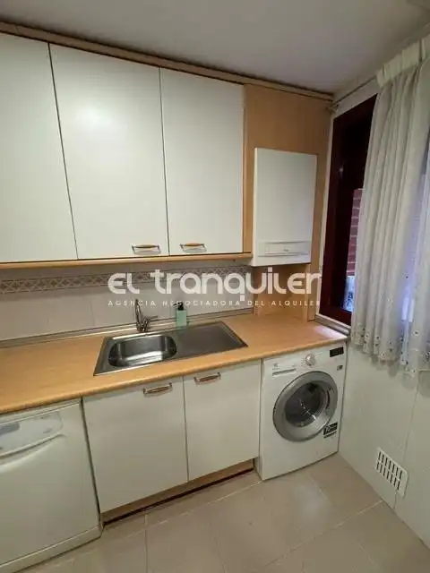 Cocina de Piso de alquiler en Parla con Aire acondicionado, Piscina y Amueblado