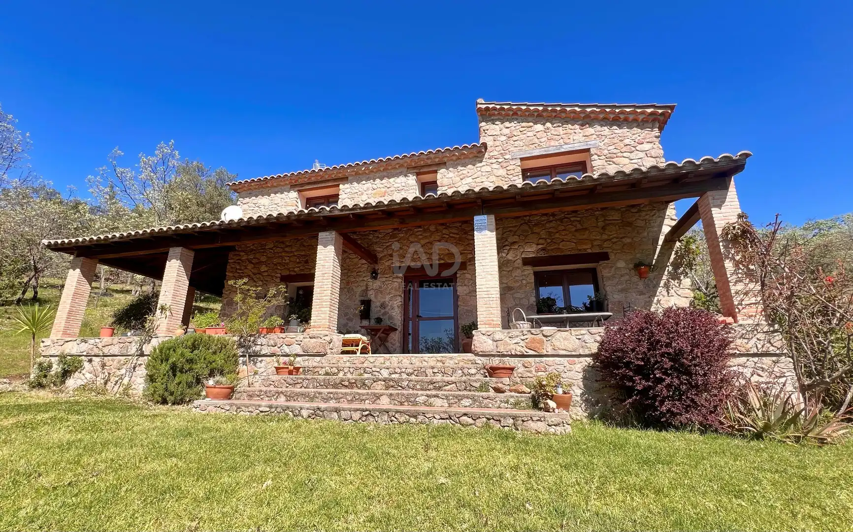 Exterior view of Houses for sale in Perales del Puerto  with Heating and Terrace