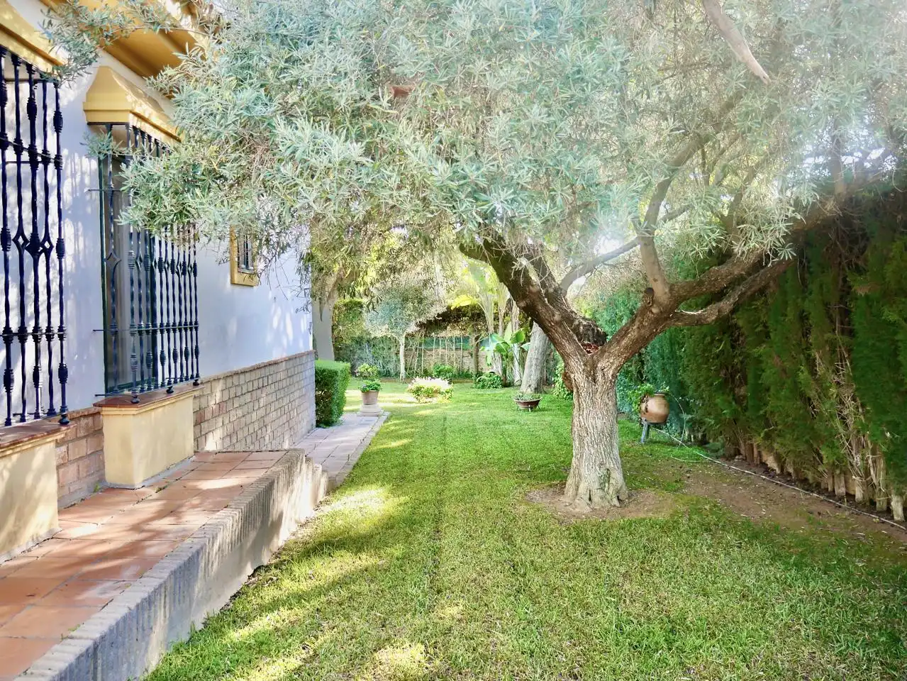 Casa o xalet en venda a Jacinto Benavente, Gines