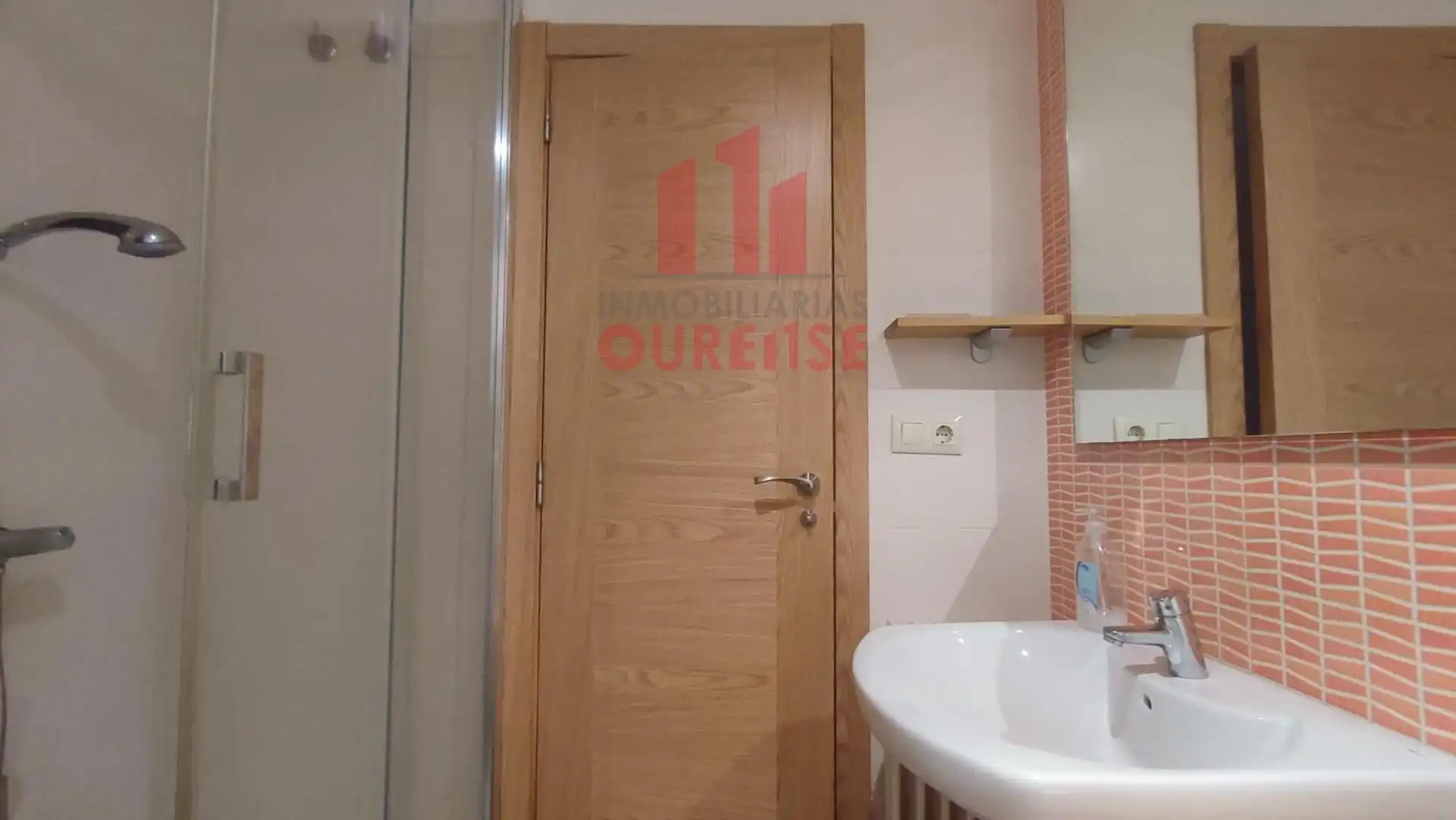 Badezimmer von Wohnung zur Miete in Ourense Capital  mit Heizung und Möbliert