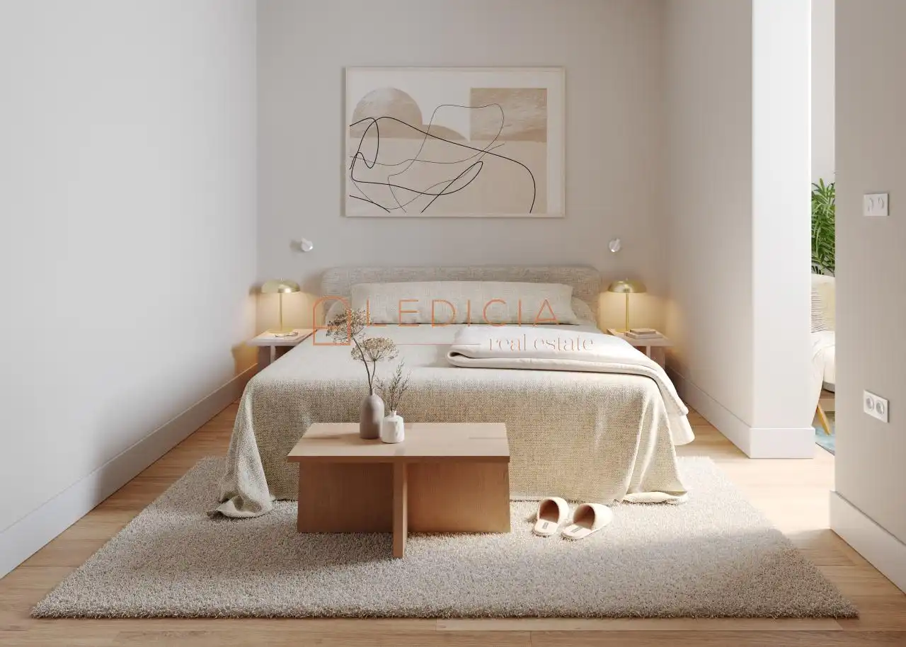Bedroom of Flat for sale in Vigo   with Heating, Terrace and Furnished