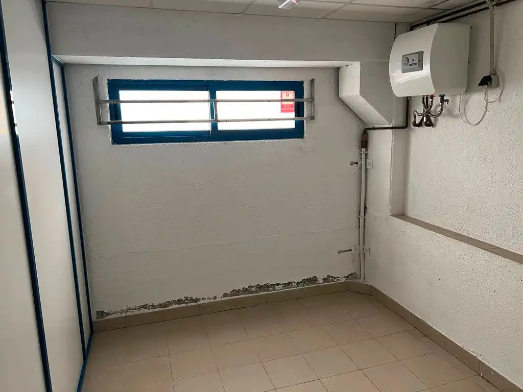 Nau industrial de lloguer a Rúa Jesús Fernández Pita, imagen 18