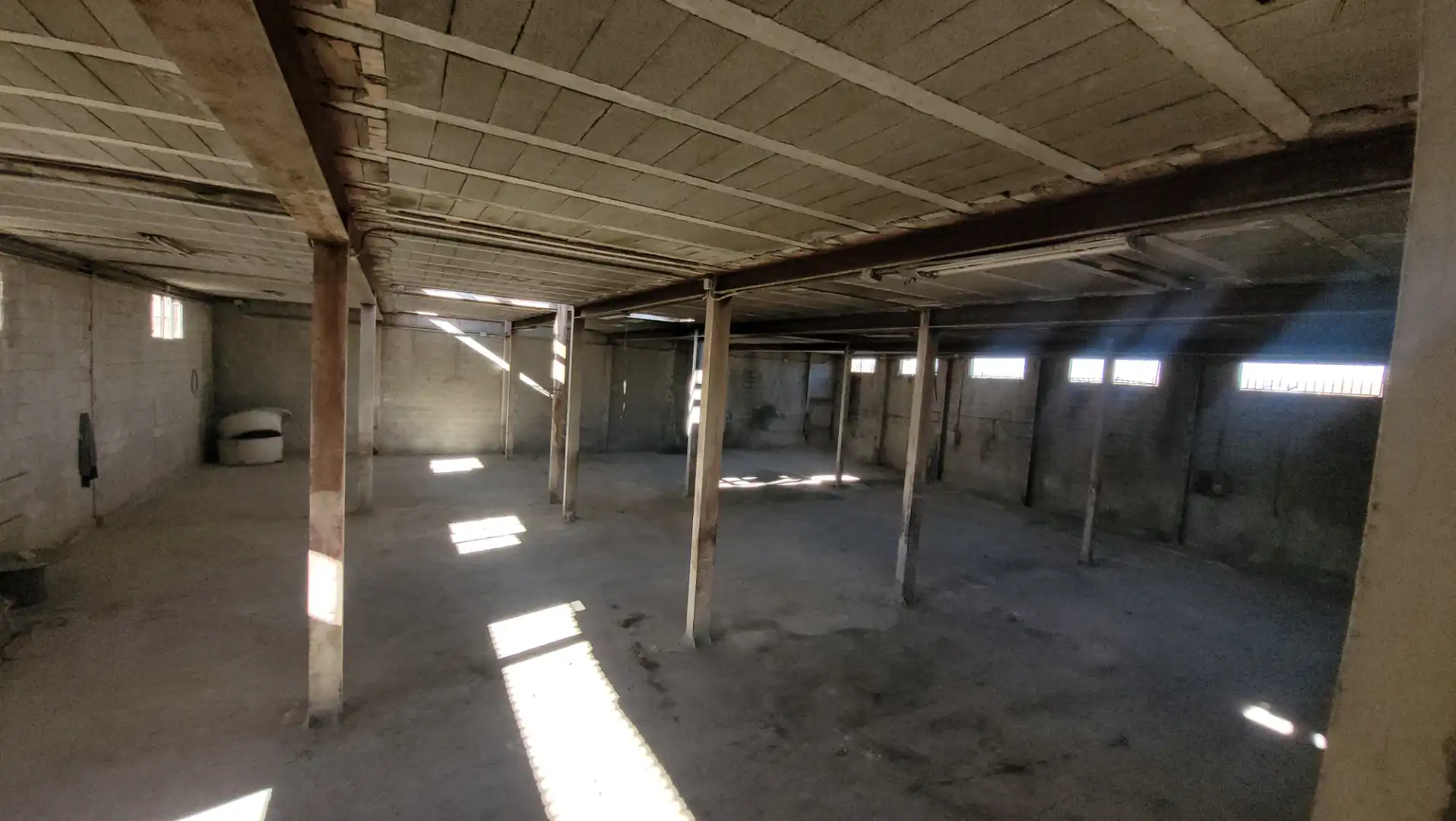 Nave industrial en venta en Maracena