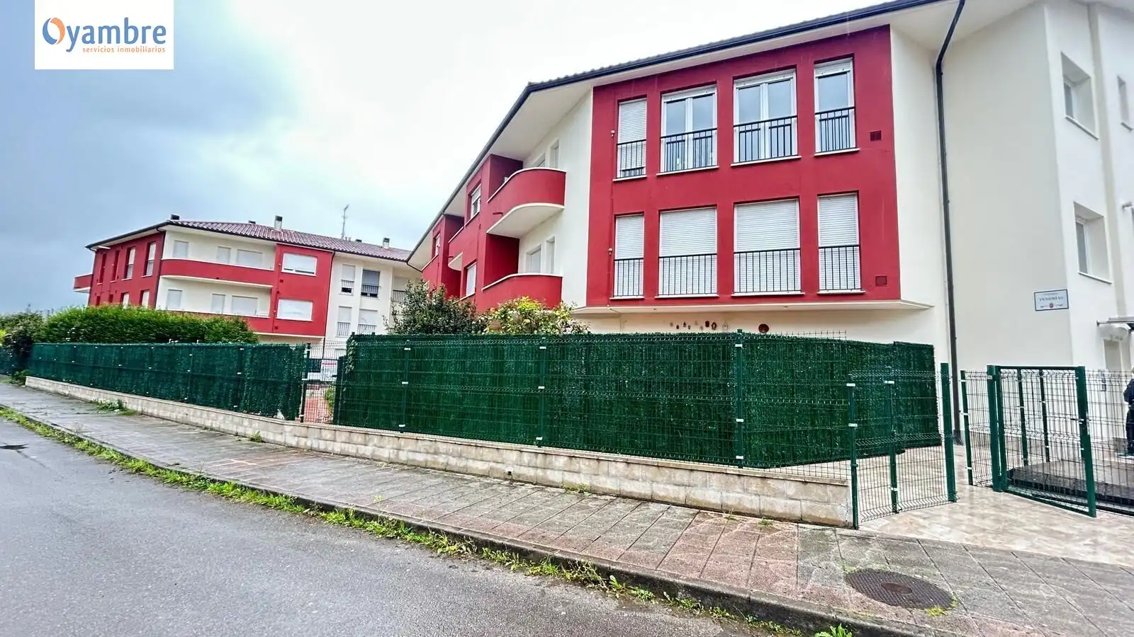 Außenansicht von Garage zum Verkauf in Ampuero