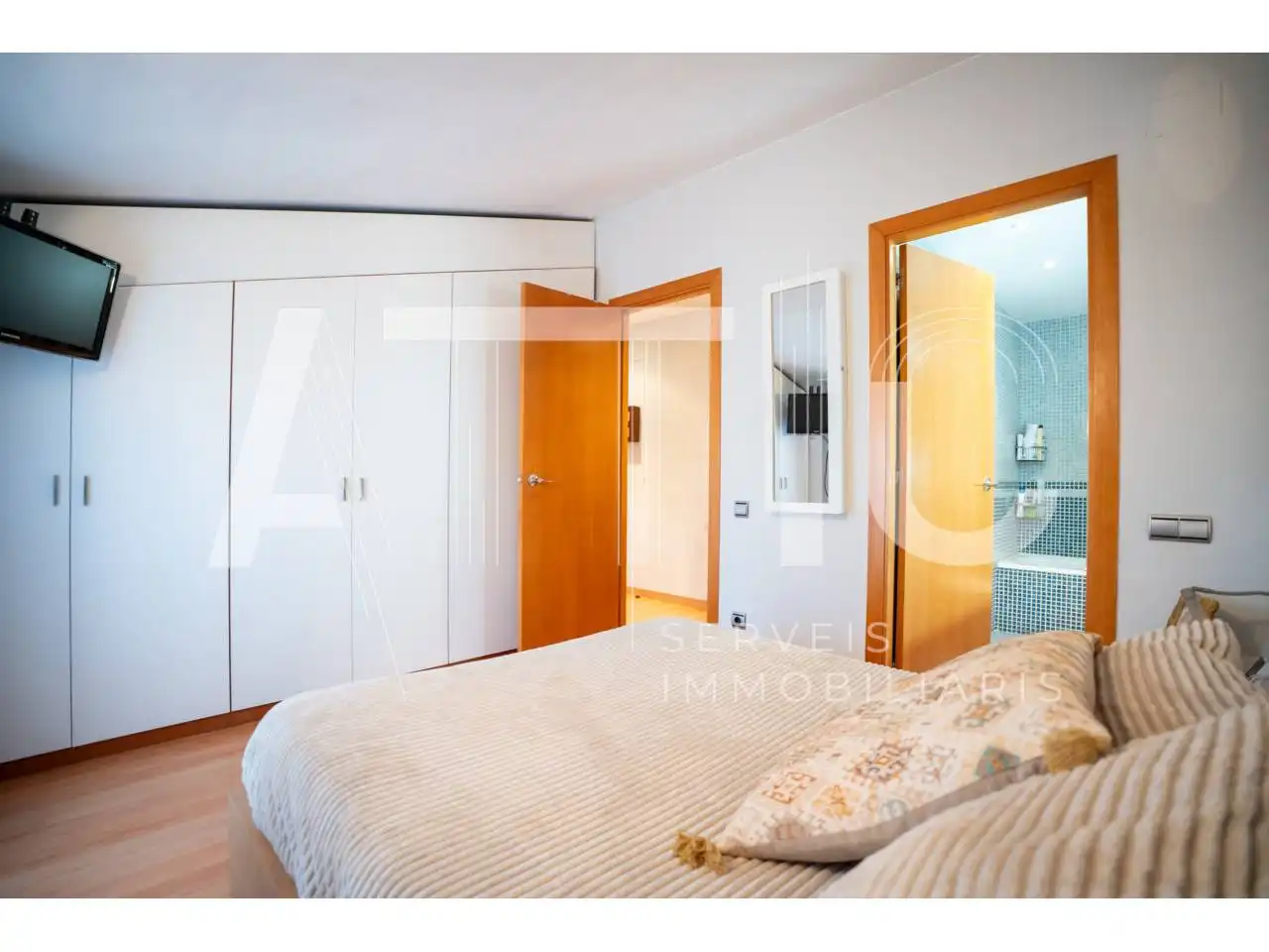 Schlafzimmer von Dachboden zum Verkauf in Sant Quirze del Vallès mit Klimaanlage, Heizung und Parkett