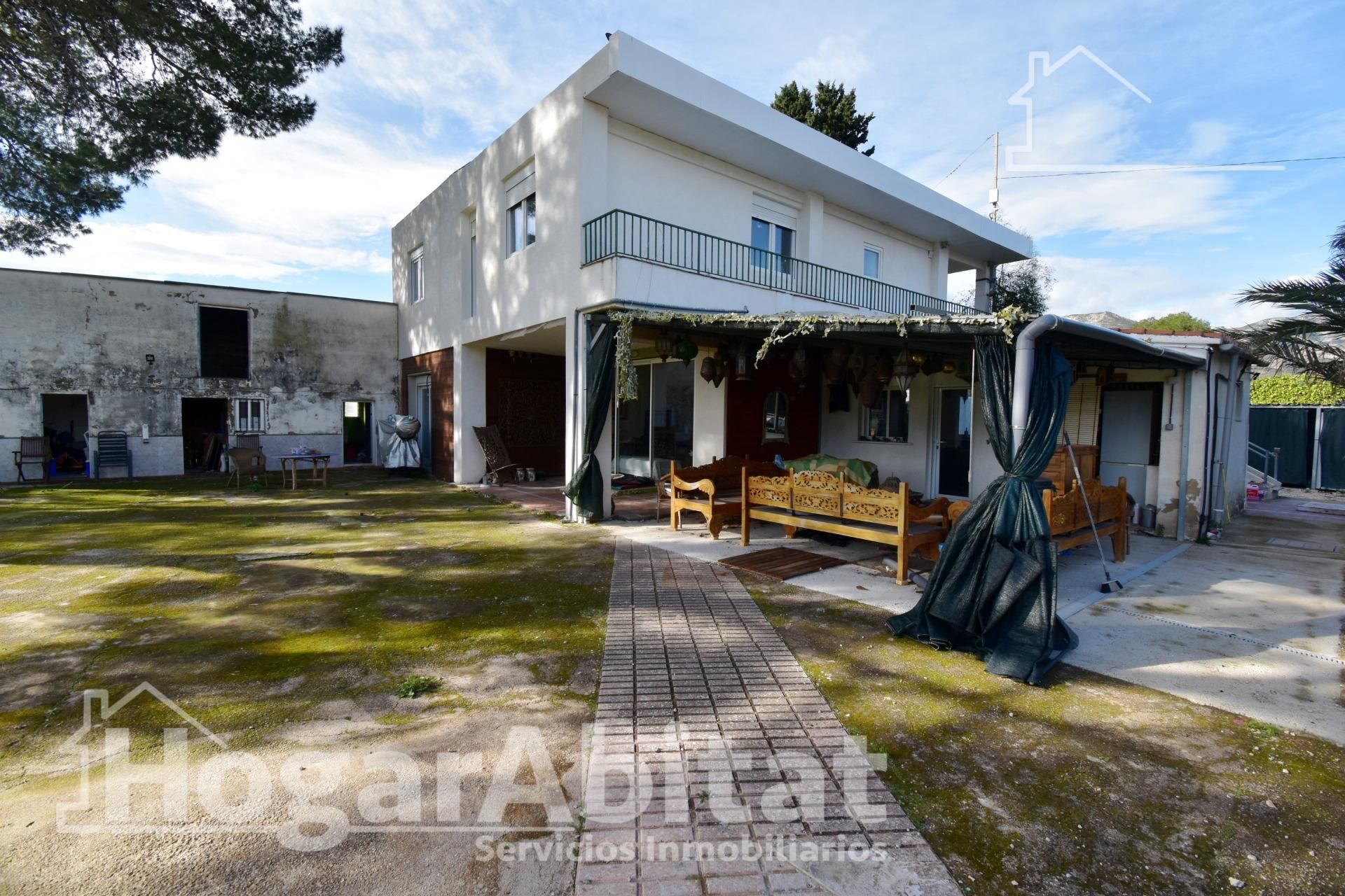 Vista exterior de Casa o xalet en venda en Gandia amb Jardí privat, Terrassa i Traster