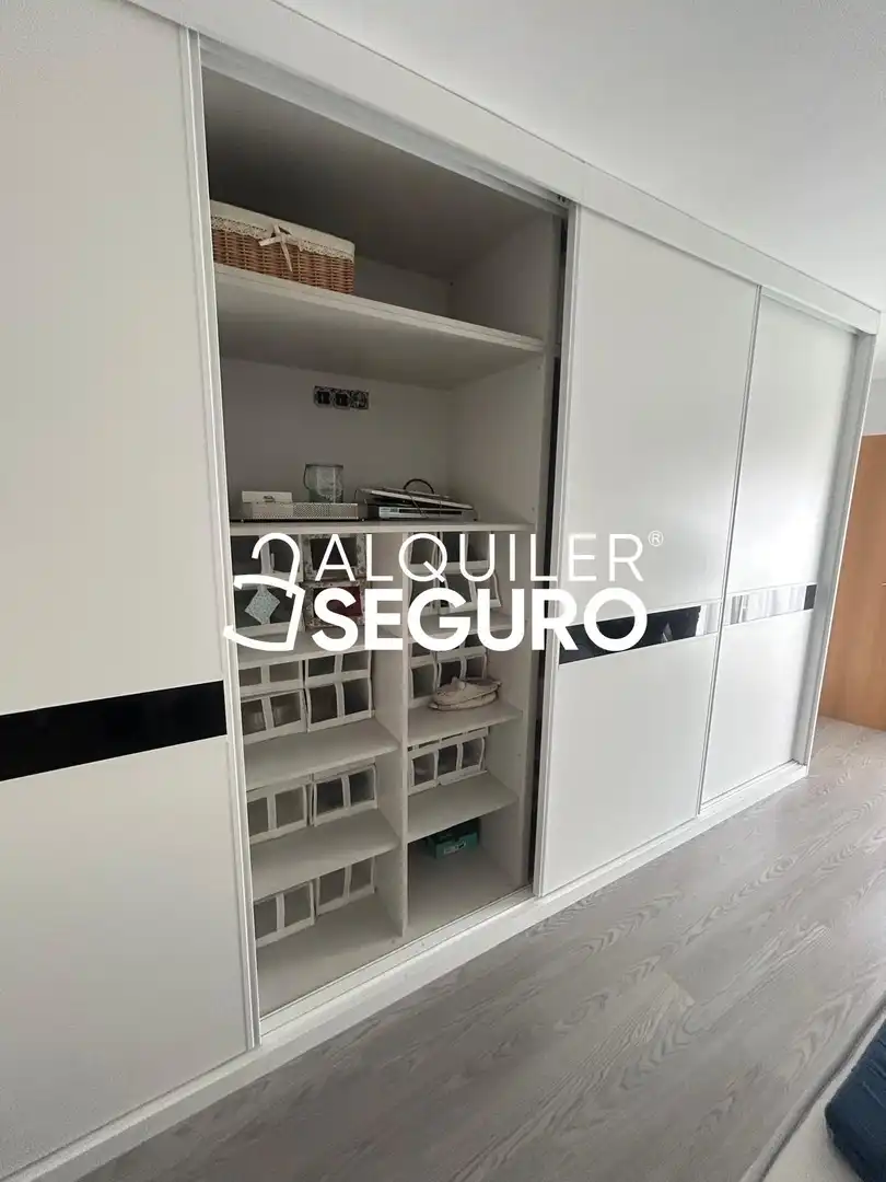 Habitación de Ático de alquiler en Las Gabias con Calefacción y Amueblado