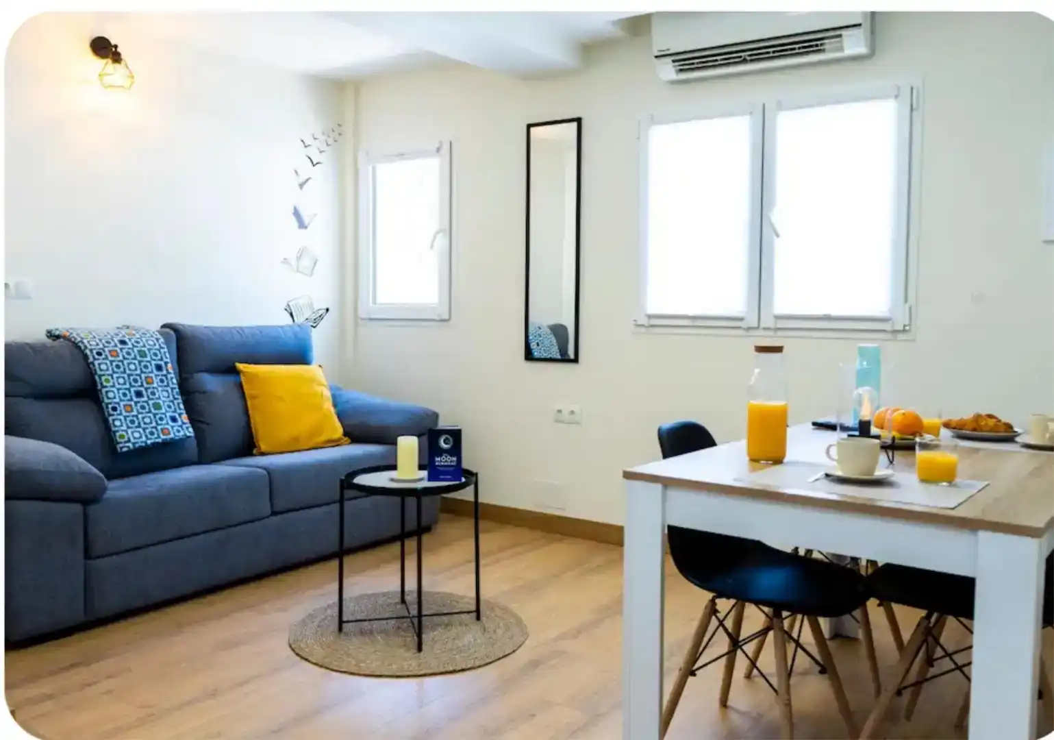 Sala de estar de Casa adosada en venta en Málaga con Aire acondicionado, Parquet y Amueblado