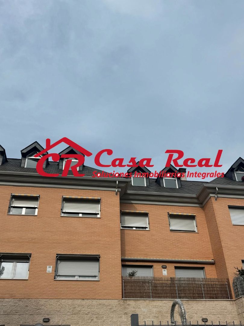 Vista exterior de Àtic en venda en Collado Villalba amb Calefacció, Parquet i Forn
